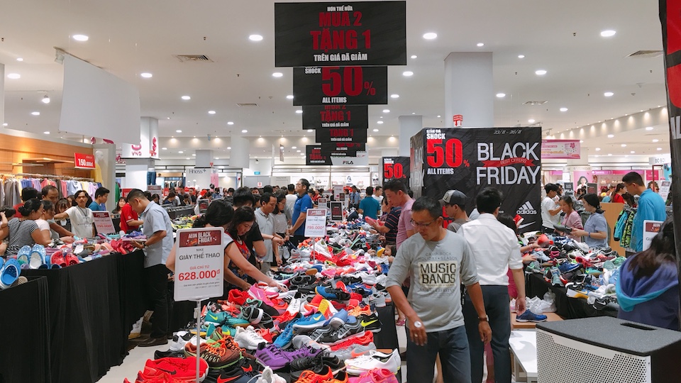 Không khi mua sắm tại AEON vào ngày Black Friday 2017