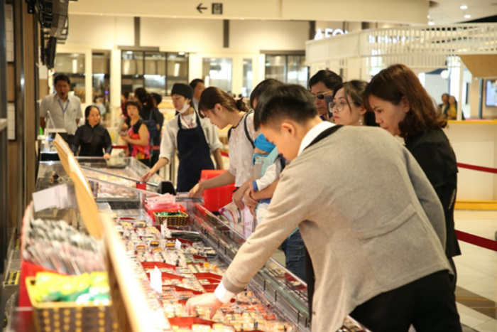 Thiên đường ẩm thực “vạn người mê” tại siêu thị AEON lúc nào cũng tấp nập khách hàng 