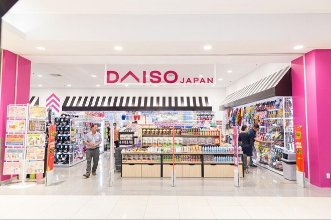 Cửa hàng đồng giá Daiso với đa dạng mặt hàng xuất xứ Nhật Bản và giá siêu tiết kiệm